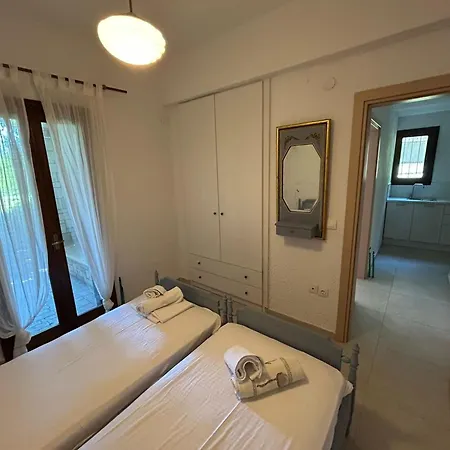 Maisonette With Garden Under The Pines 度假居