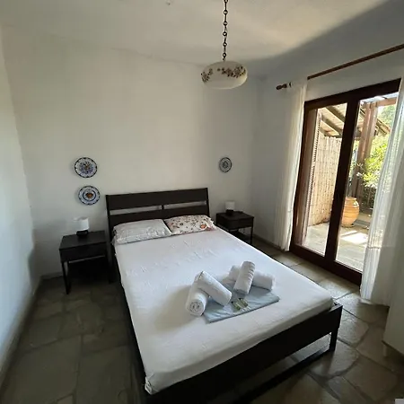 Сasa de vacaciones Maisonette With Garden Under The Pines *